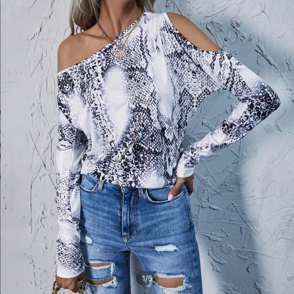 SHEIN Tops - NWOT- snake skin off the shoulder top